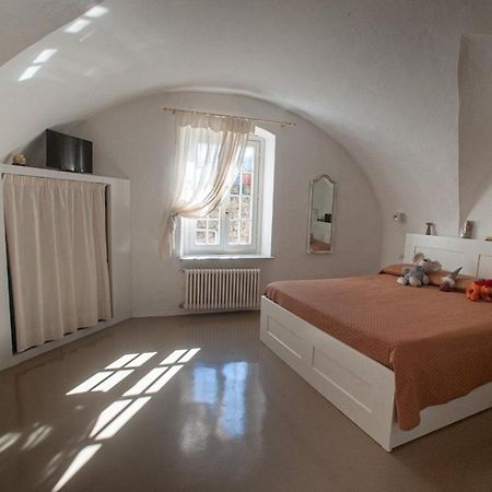 Appartamento La Torre Di Gaia Dolceacqua Esterno foto