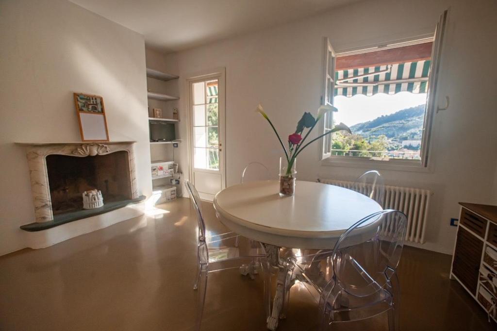 Appartamento La Torre Di Gaia Dolceacqua Esterno foto